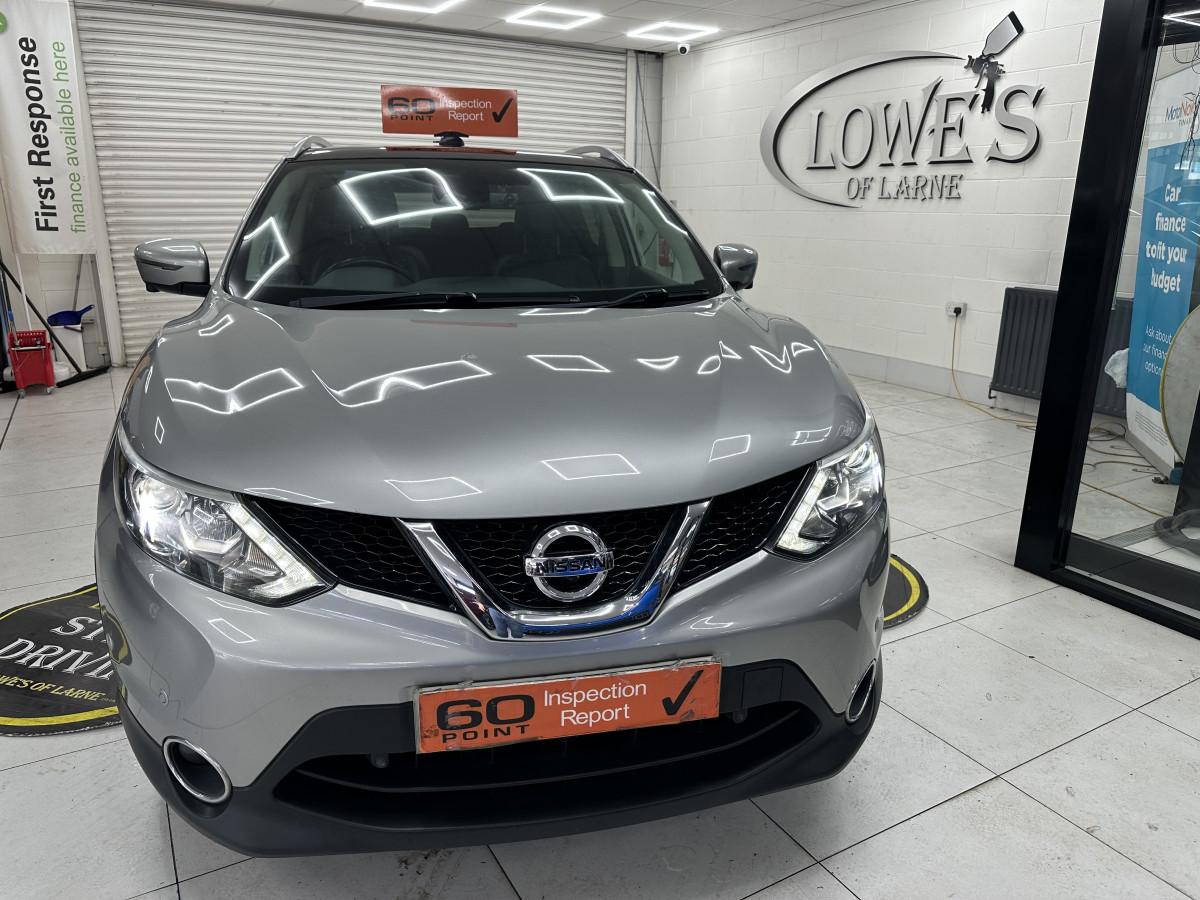 2017 NISSAN QASHQAI 1.5 DCi TEKNA with BLACK LEATHER, SAT NAV & REAR CAMERA — ONLY 79K