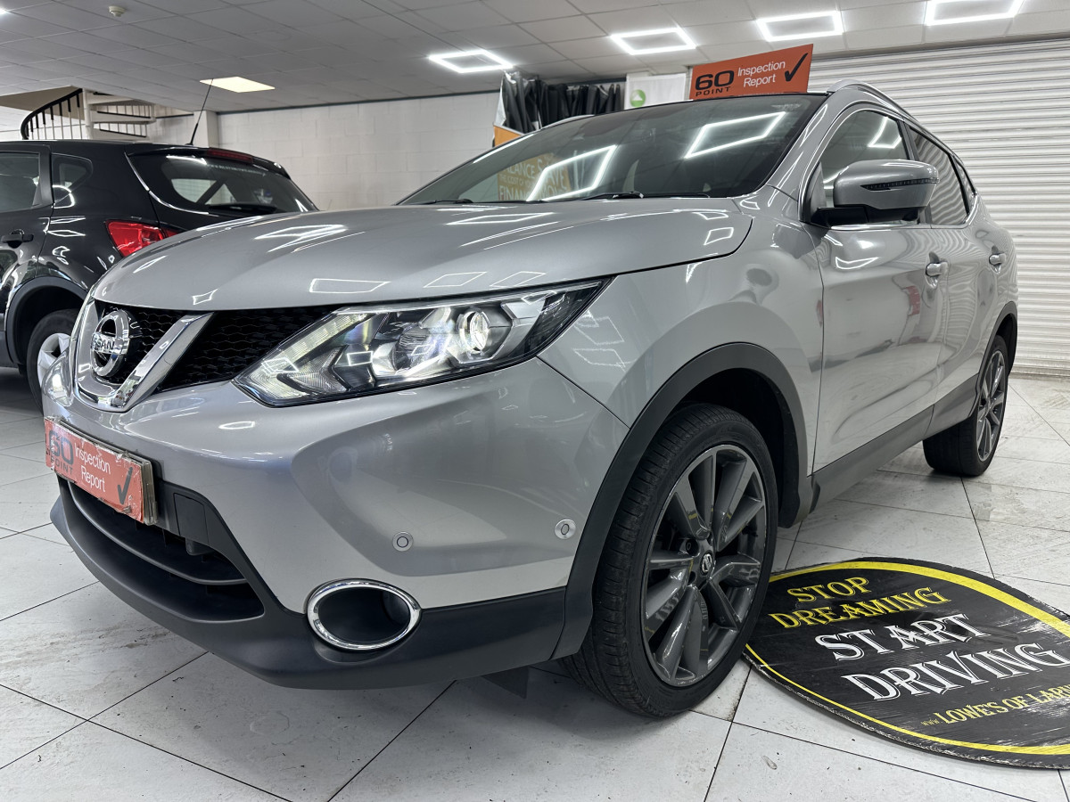 2017 NISSAN QASHQAI 1.5 DCi TEKNA with BLACK LEATHER, SAT NAV & REAR CAMERA — ONLY 79K