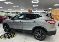 2017 NISSAN QASHQAI 1.5 DCi TEKNA with BLACK LEATHER, SAT NAV & REAR CAMERA — ONLY 79K