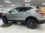 2017 NISSAN QASHQAI 1.5 DCi TEKNA with BLACK LEATHER, SAT NAV & REAR CAMERA — ONLY 79K