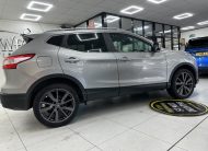 2017 NISSAN QASHQAI 1.5 DCi TEKNA with BLACK LEATHER, SAT NAV & REAR CAMERA — ONLY 79K