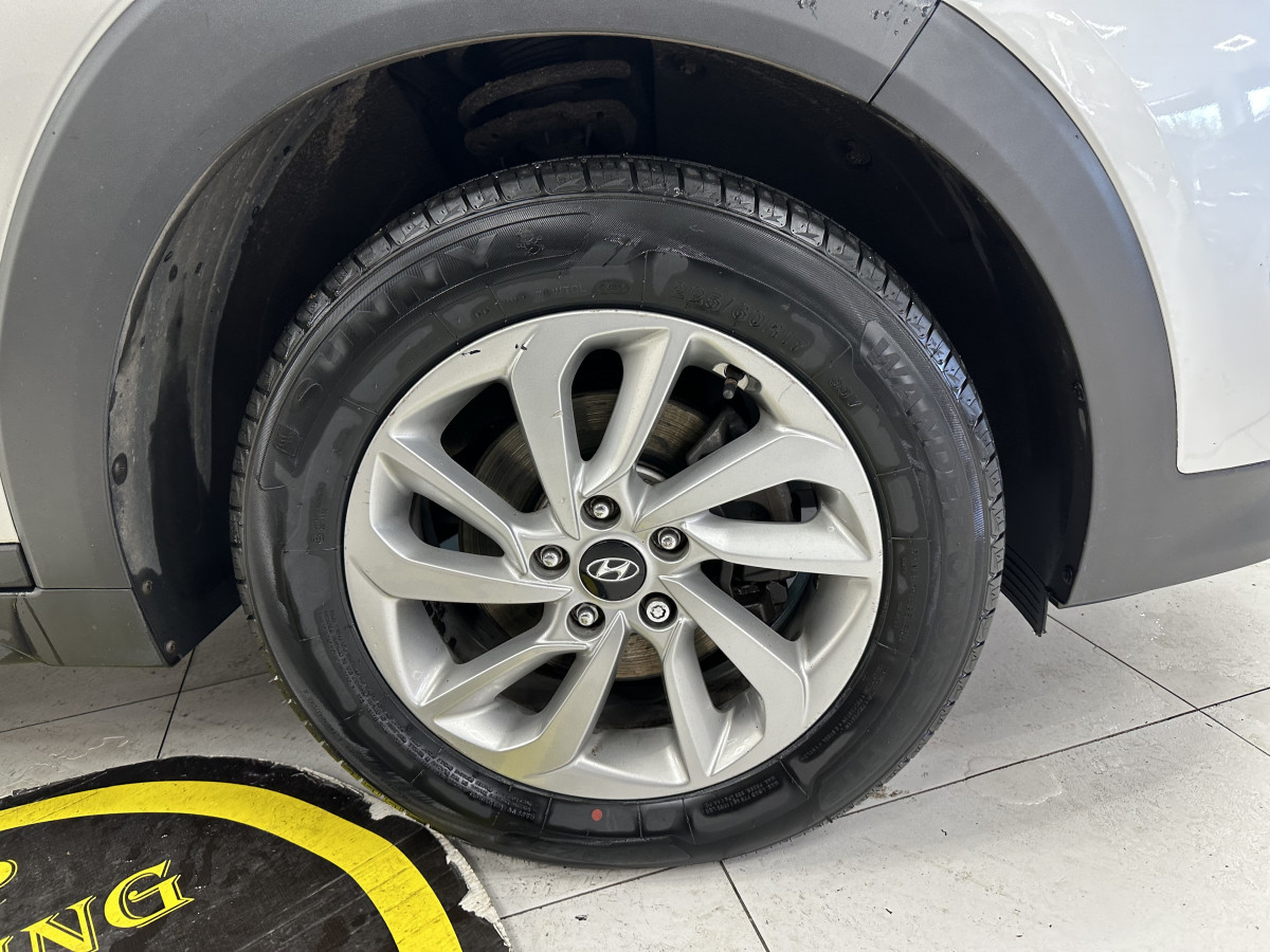 2016 HYUNDAI TUCSON1.7 CRDi SE NAV BlueDRIVE