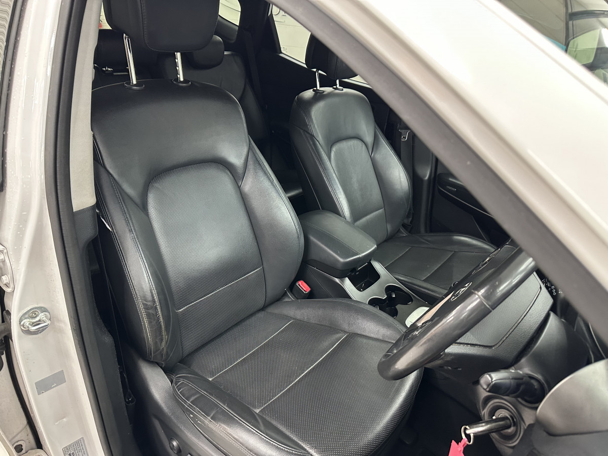 2016 HYUNDAI SANTA FE 2.2 CRDi Blue Drive PREMIUM 7 SEATER — BLACK LEATHER