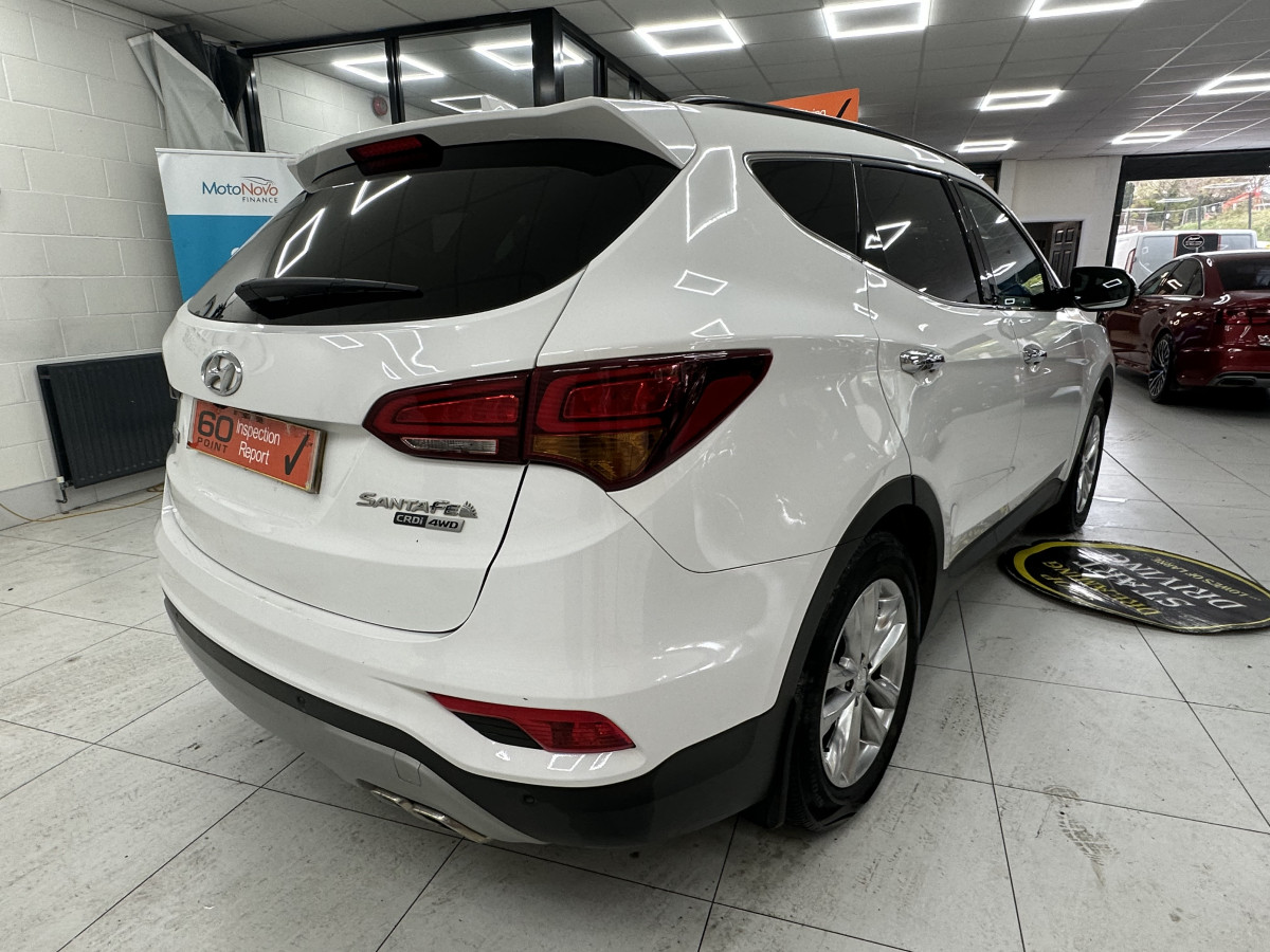 2016 HYUNDAI SANTA FE 2.2 CRDi Blue Drive PREMIUM 7 SEATER — BLACK LEATHER