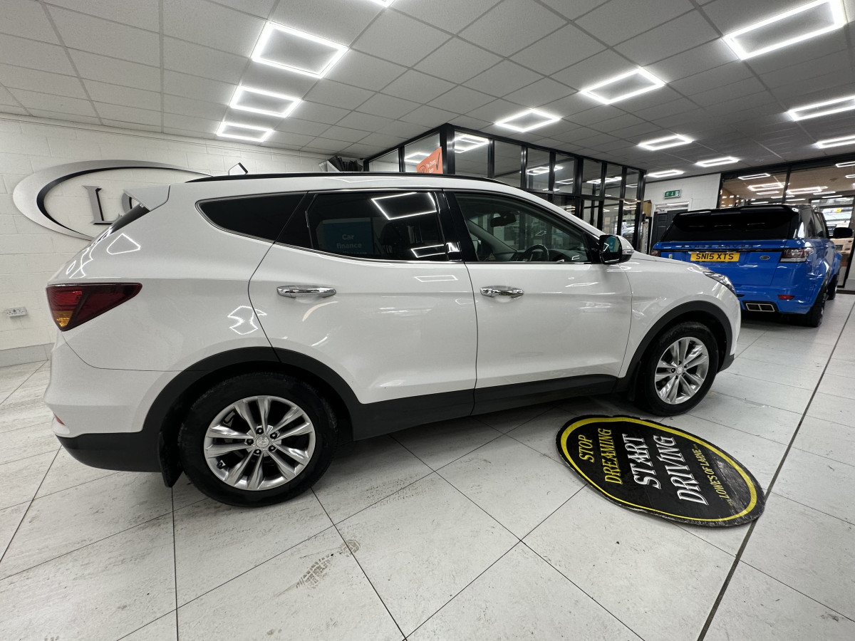 2016 HYUNDAI SANTA FE 2.2 CRDi Blue Drive PREMIUM 7 SEATER — BLACK LEATHER