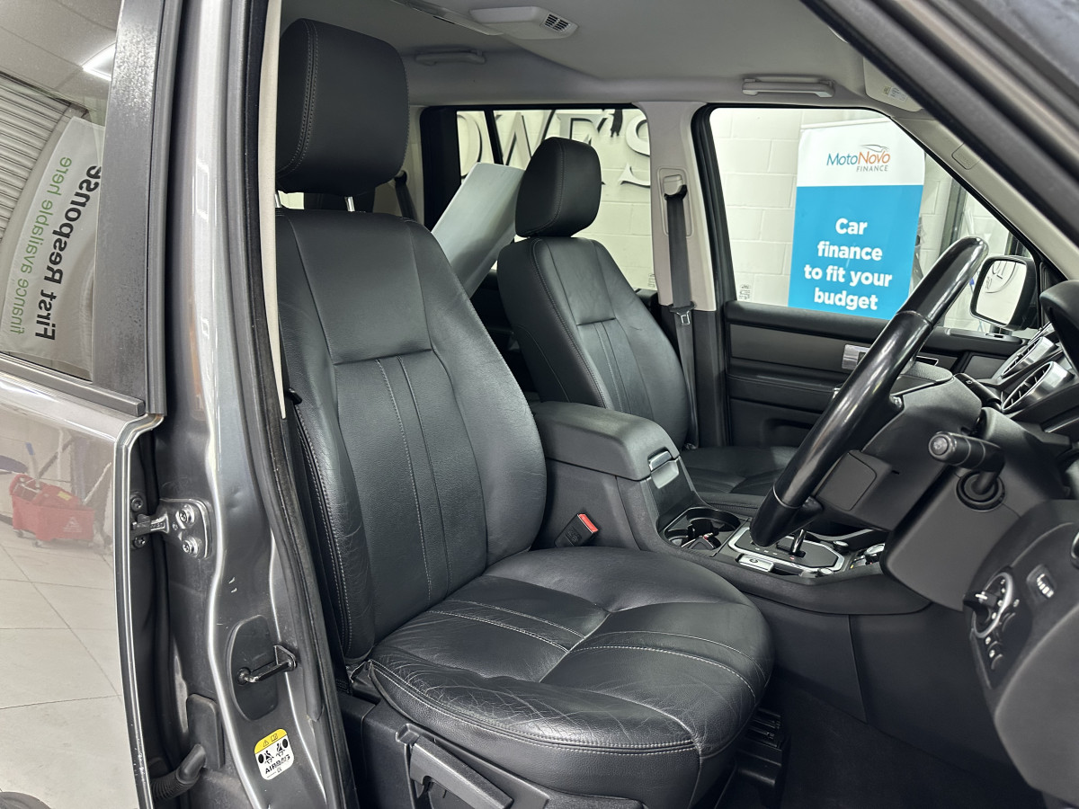 2010 LANDROVER DISCOVERY 3.0 TDV6 XS 7 SEATER AUTOMATIC — BLACK LEATHER & SAT NAV