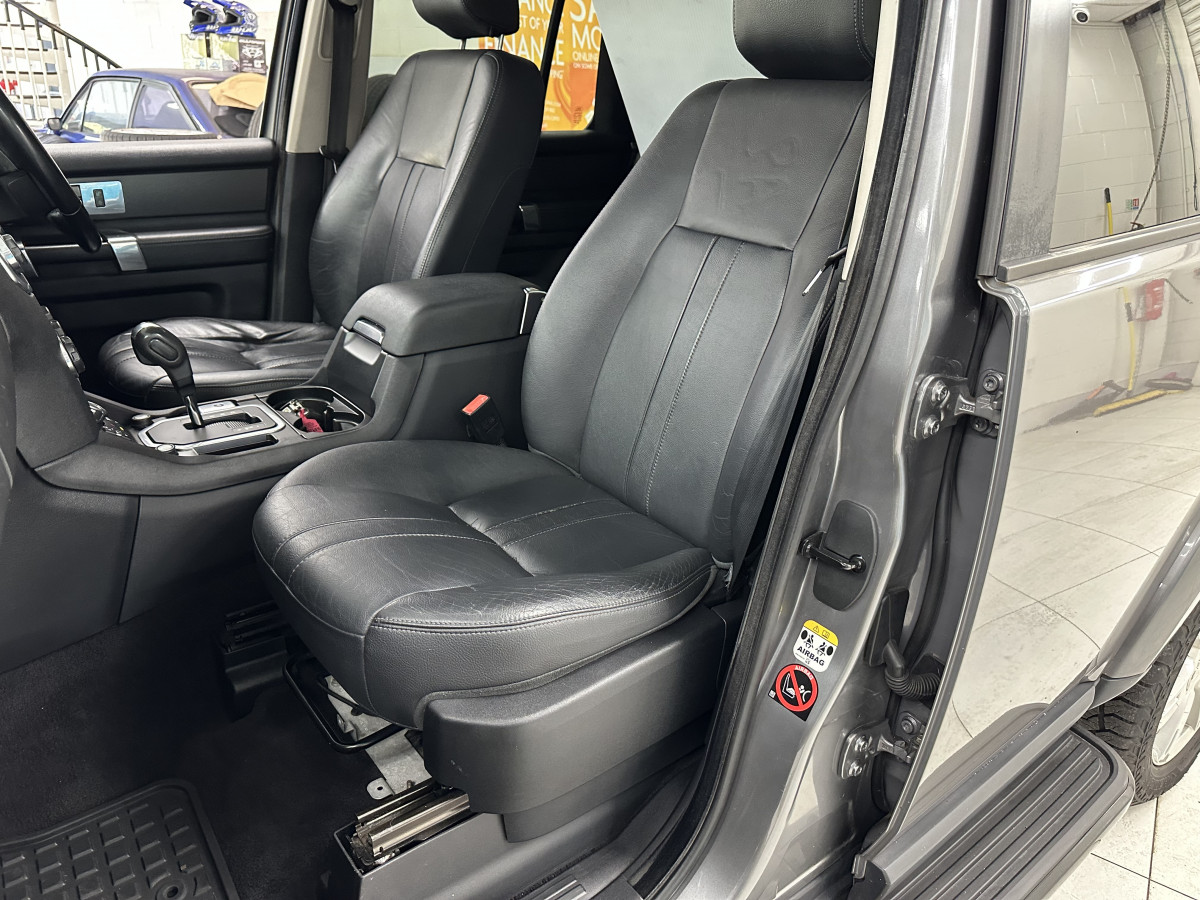 2010 LANDROVER DISCOVERY 3.0 TDV6 XS 7 SEATER AUTOMATIC — BLACK LEATHER & SAT NAV