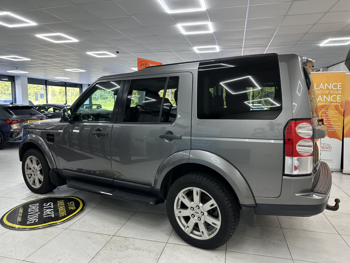 2010 LANDROVER DISCOVERY 3.0 TDV6 XS 7 SEATER AUTOMATIC — BLACK LEATHER & SAT NAV