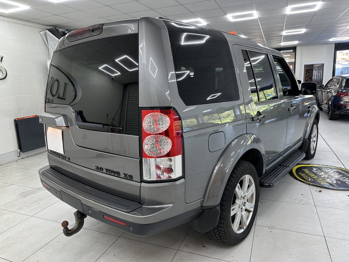 2010 LANDROVER DISCOVERY 3.0 TDV6 XS 7 SEATER AUTOMATIC — BLACK LEATHER & SAT NAV