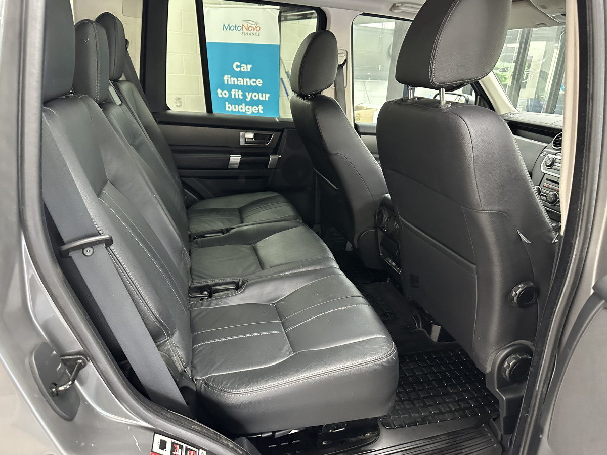 2010 LANDROVER DISCOVERY 3.0 TDV6 XS 7 SEATER AUTOMATIC — BLACK LEATHER & SAT NAV