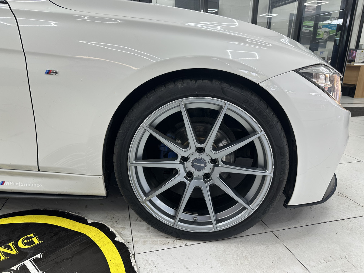 2015 (OCT) BMW 318D M SPORT  — BLACK LEATHER, SAT NAV and 20″ ALLOYS