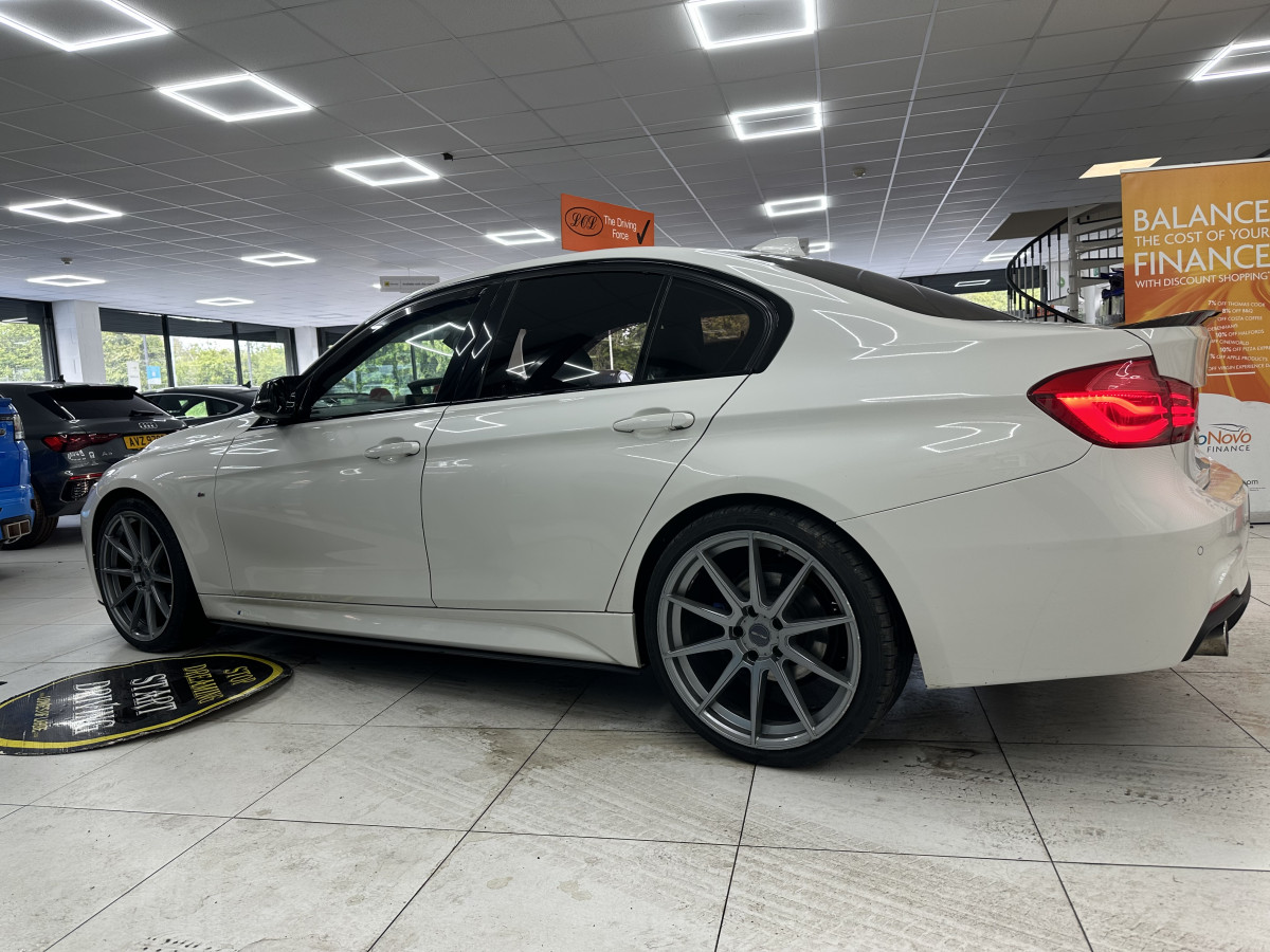 2015 (OCT) BMW 318D M SPORT  — BLACK LEATHER, SAT NAV and 20″ ALLOYS