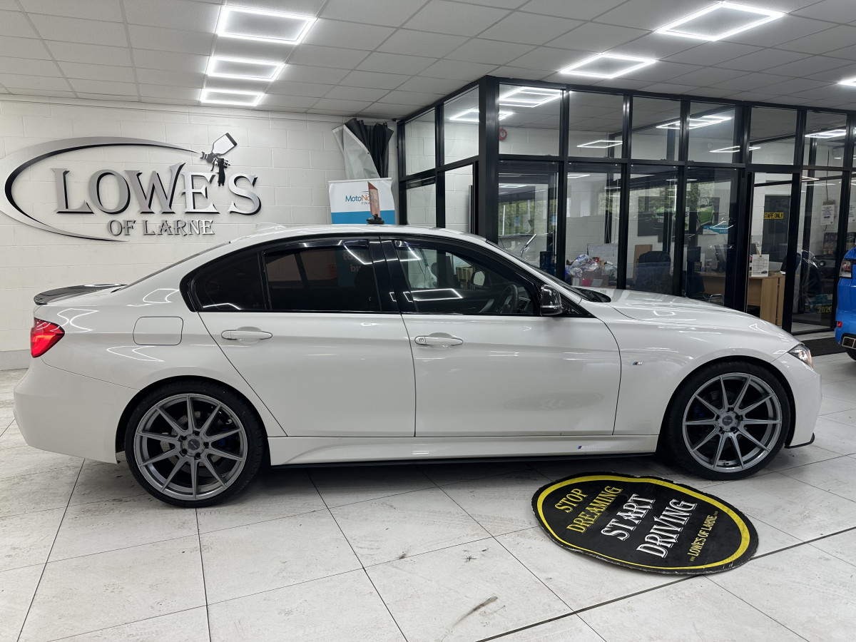 2015 (OCT) BMW 318D M SPORT  — BLACK LEATHER, SAT NAV and 20″ ALLOYS