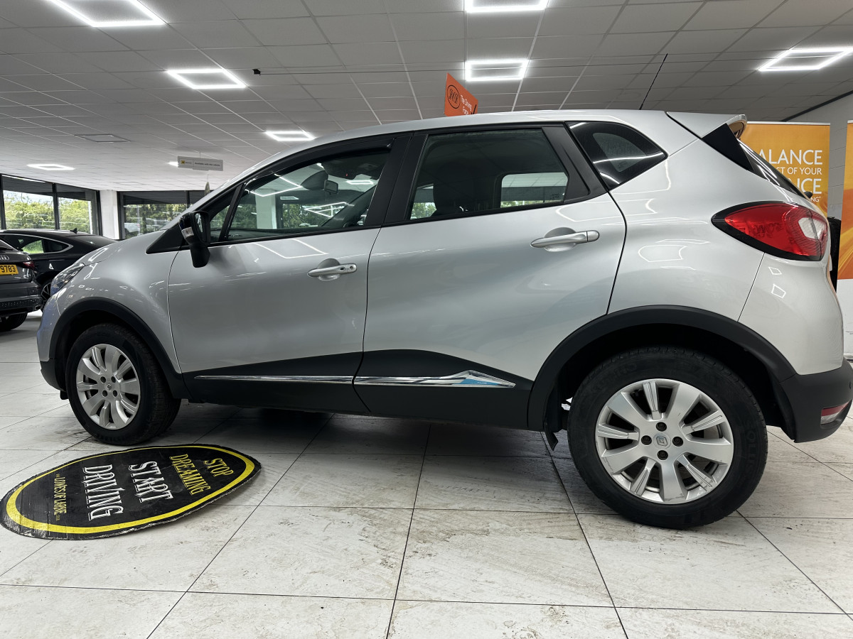 2016 (NOV) RENAULT CAPTUR 1.5 DCi EXPRESSION PLUS with ONLY 98,000 MILES