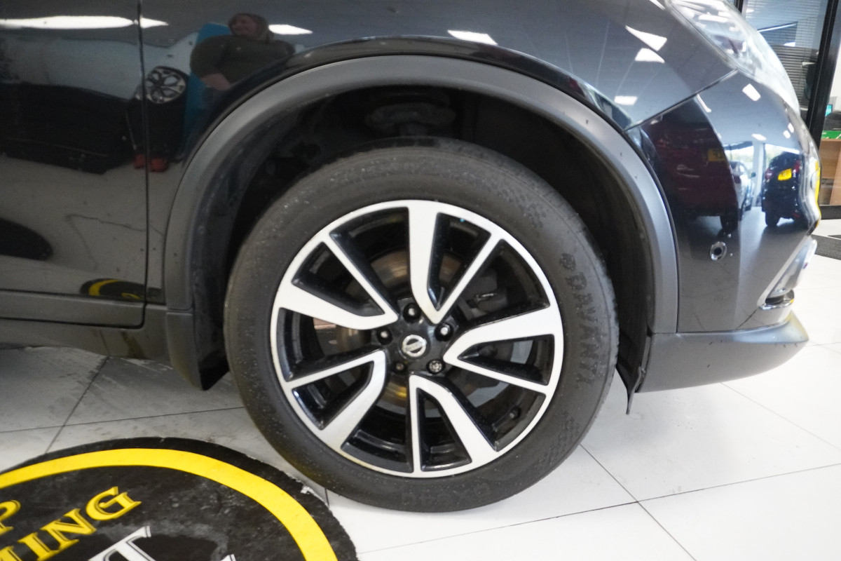 2017 (SEPT) NISSAN X-TRAIL 1.6 DCi N-CONNECTA XTRONIC AUTOMATIC — 7 SEATER with PANORAMIC, SAT NAV & REAR CAMERA