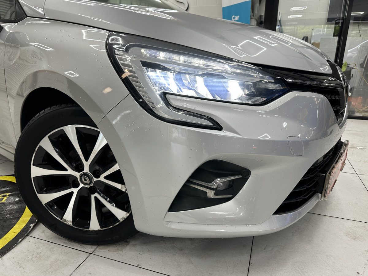 2020 (JULY) RENAULT CLIO 1.0 TCe ICONIC with ONLY 29,000 MILES — SAT NAV