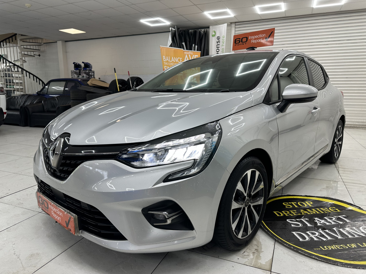 2020 (JULY) RENAULT CLIO 1.0 TCe ICONIC with ONLY 29,000 MILES — SAT NAV