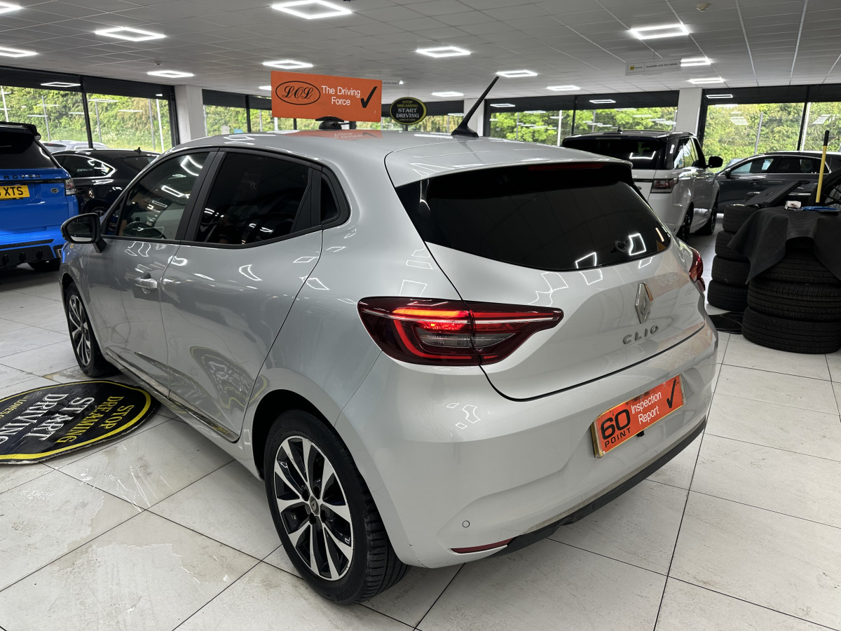 2020 (JULY) RENAULT CLIO 1.0 TCe ICONIC with ONLY 29,000 MILES — SAT NAV