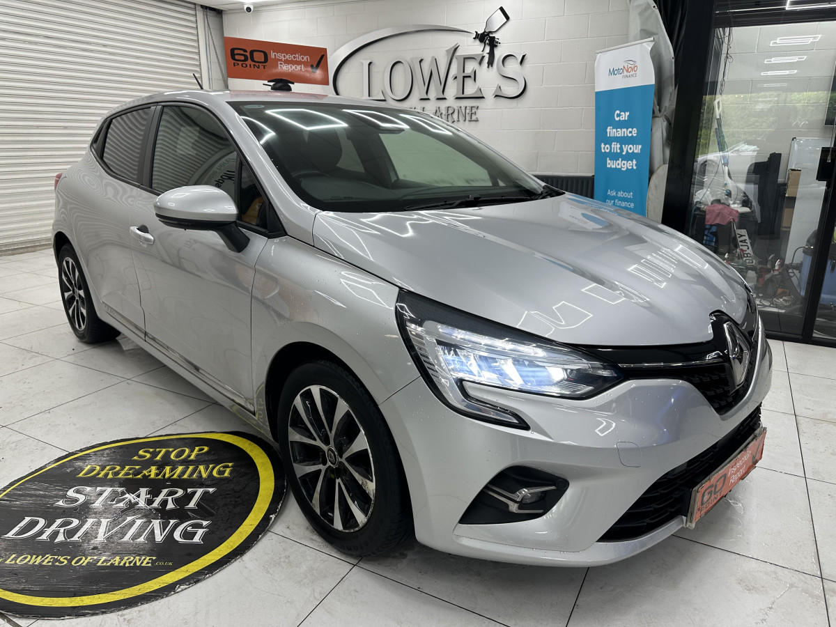 2020 (JULY) RENAULT CLIO 1.0 TCe ICONIC with ONLY 29,000 MILES — SAT NAV