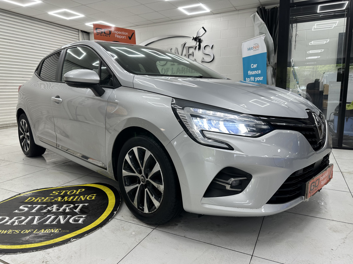 2020 (JULY) RENAULT CLIO 1.0 TCe ICONIC with ONLY 29,000 MILES — SAT NAV