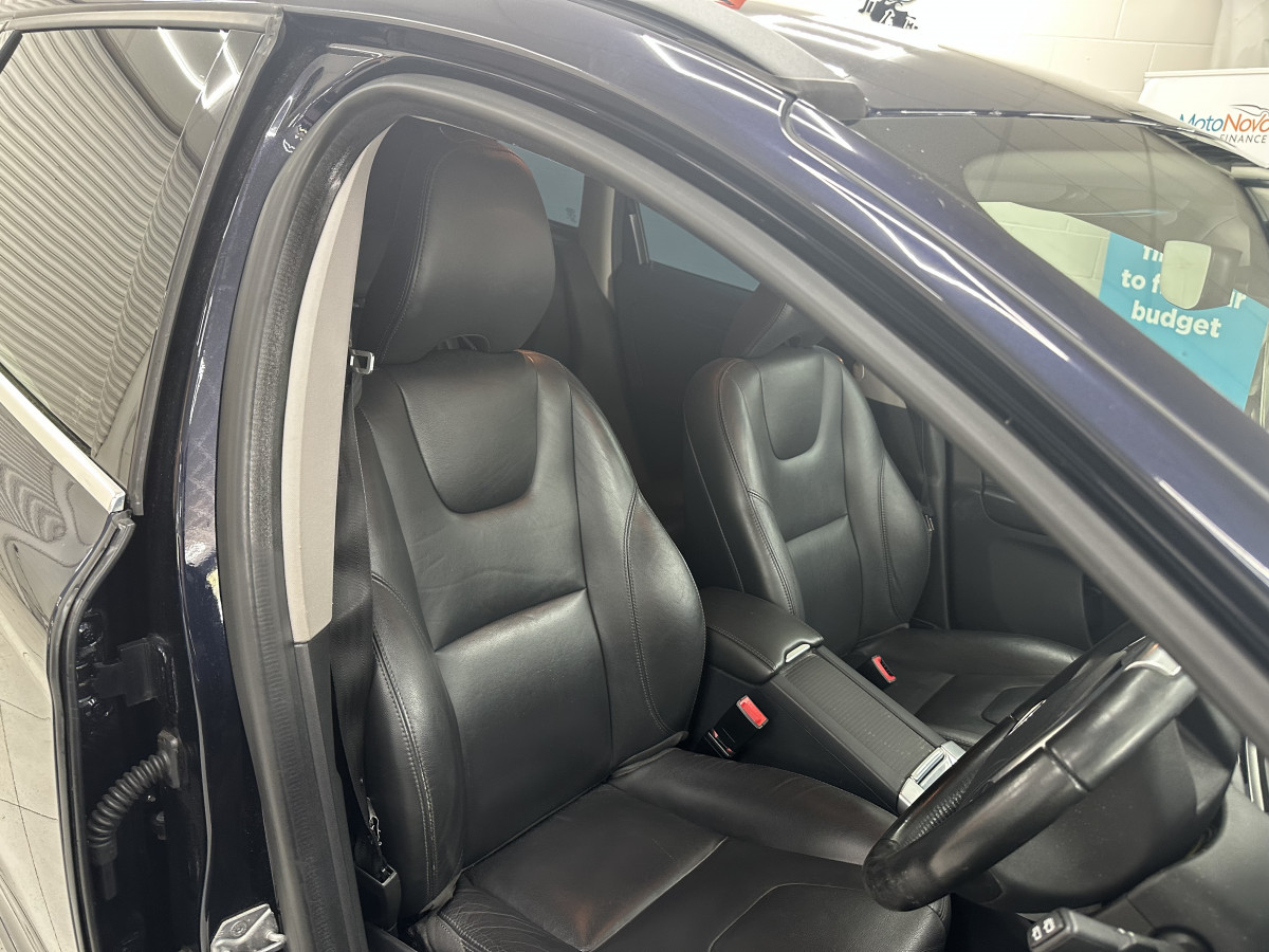2016 (JUNE) VOLVO XC60 D4 (190) SE NAV GEARTRONIC/AUTOMATIC with ONLY 78K