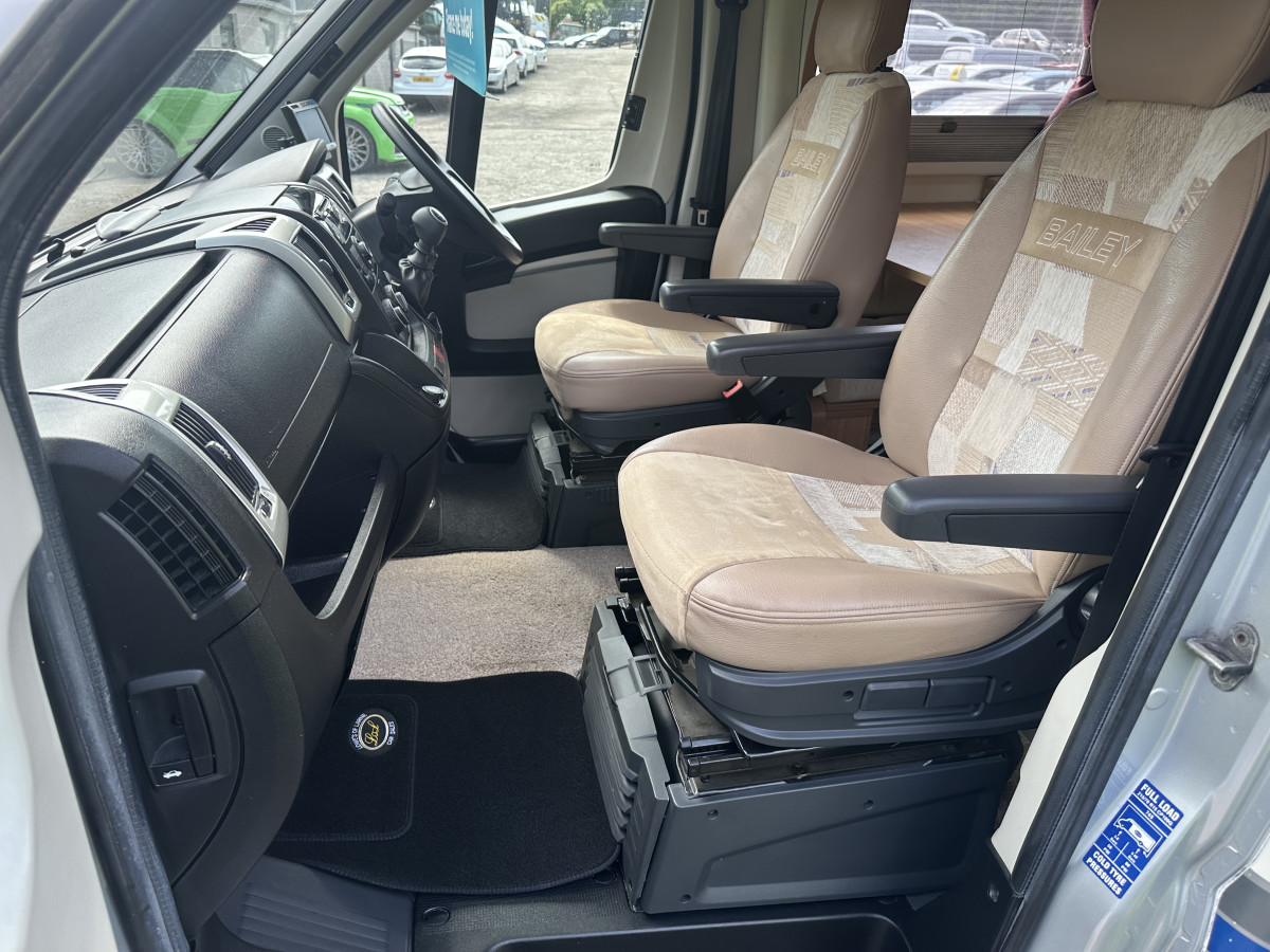 2012 PEUGEOT BOXER 2.2 HDi BAILEY APPROACH 745 MOTORHOME with ONLY 26,000 MILES (REAR FIX FRENCH BED LAYOUT)