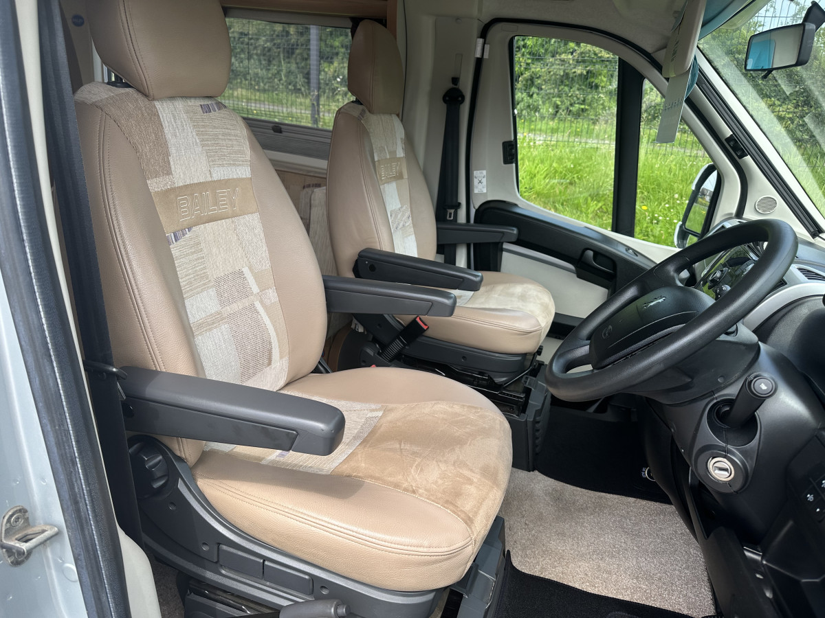 2012 PEUGEOT BOXER 2.2 HDi BAILEY APPROACH 745 MOTORHOME with ONLY 26,000 MILES (REAR FIX FRENCH BED LAYOUT)