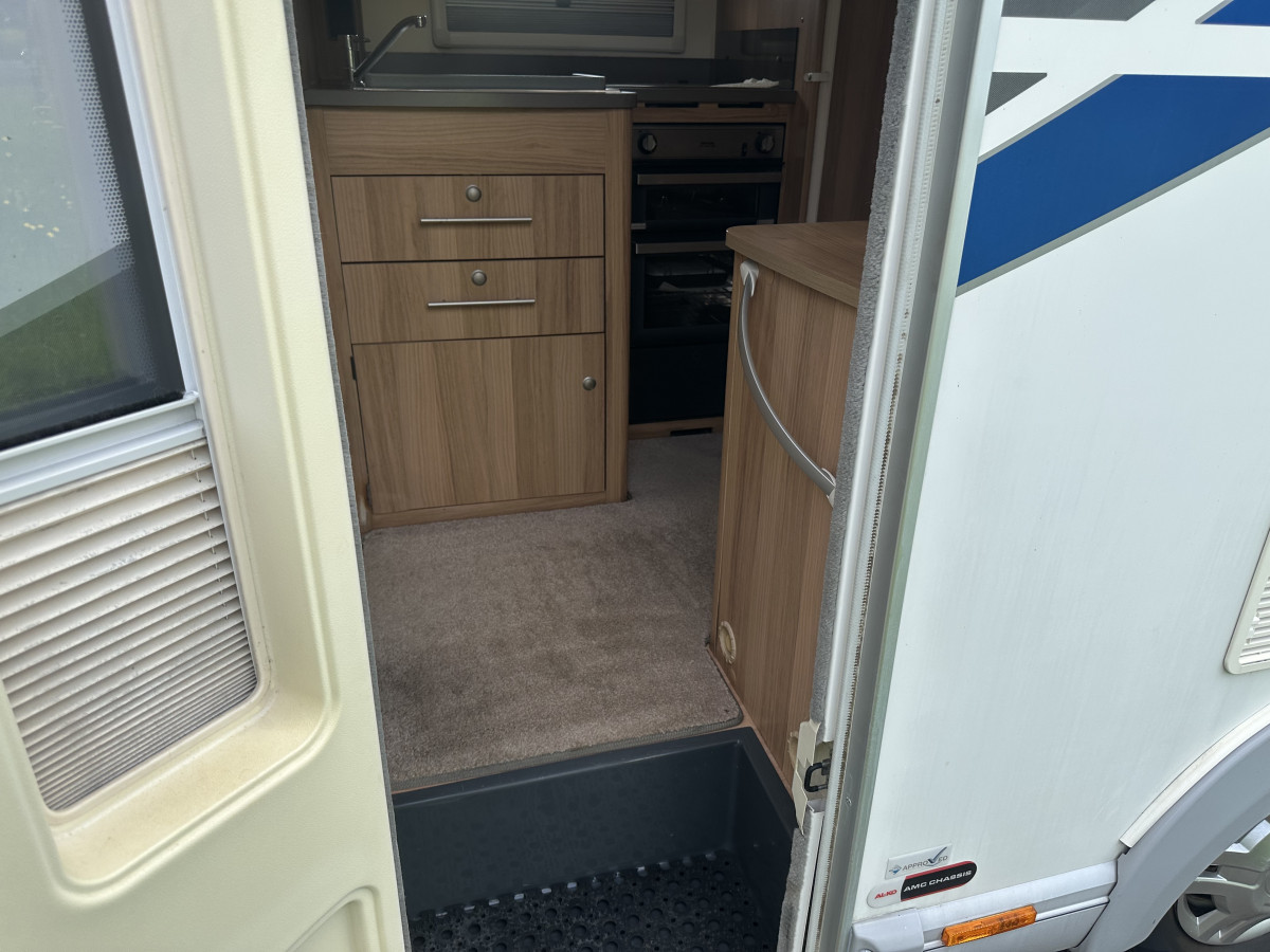 2012 PEUGEOT BOXER 2.2 HDi BAILEY APPROACH 745 MOTORHOME with ONLY 26,000 MILES (REAR FIX FRENCH BED LAYOUT)