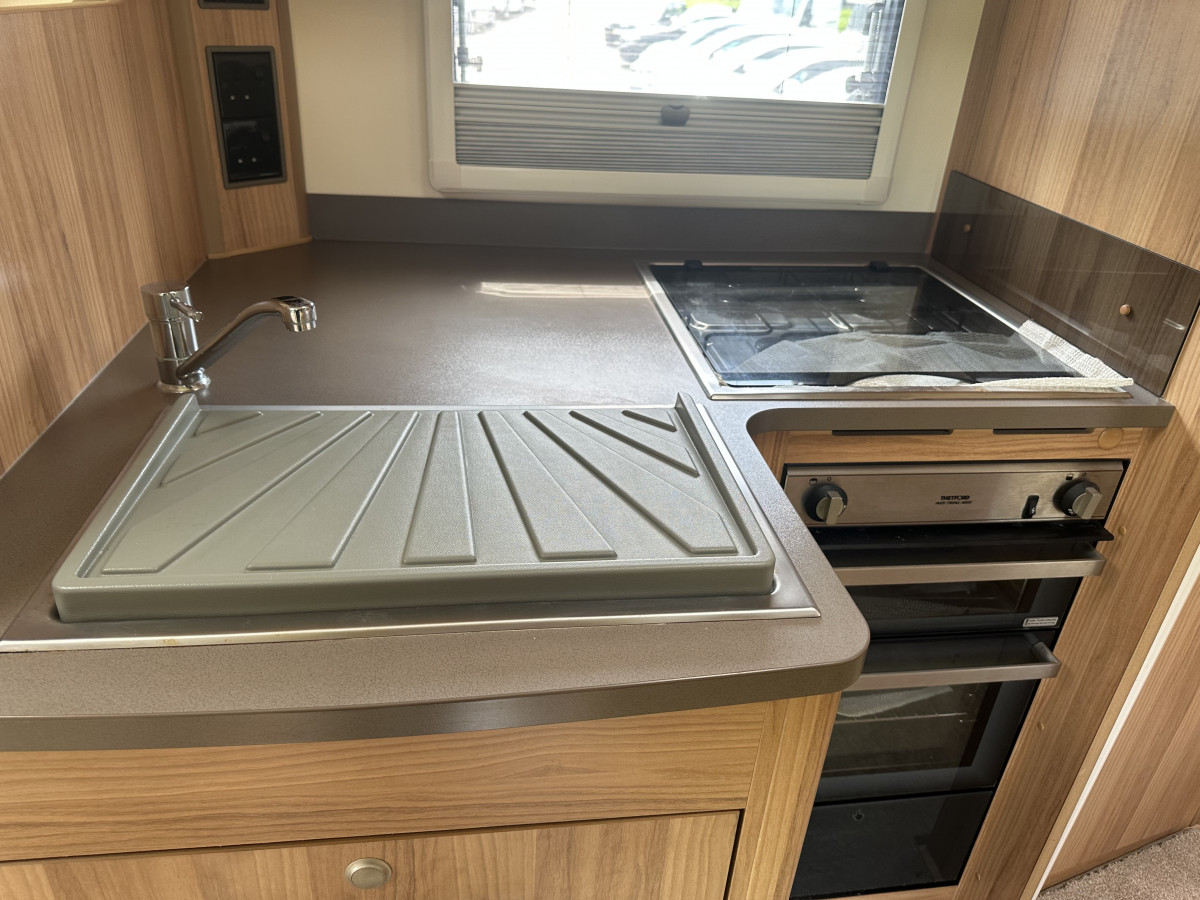 2012 PEUGEOT BOXER 2.2 HDi BAILEY APPROACH 745 MOTORHOME with ONLY 26,000 MILES (REAR FIX FRENCH BED LAYOUT)