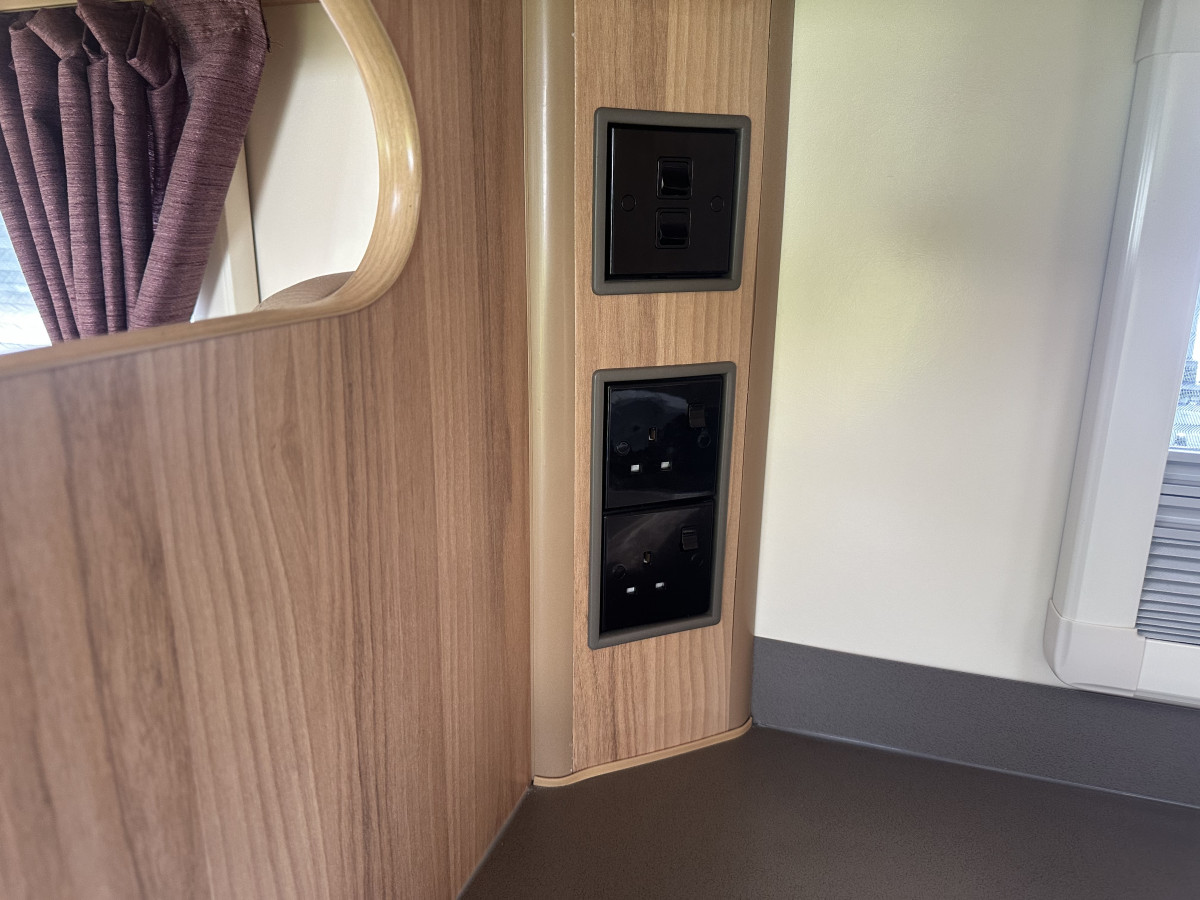 2012 PEUGEOT BOXER 2.2 HDi BAILEY APPROACH 745 MOTORHOME with ONLY 26,000 MILES (REAR FIX FRENCH BED LAYOUT)