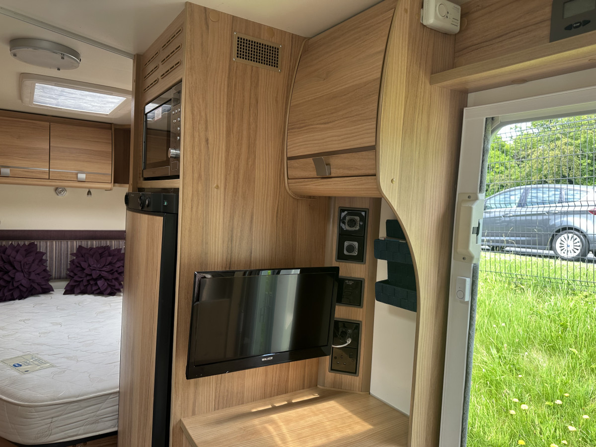 2012 PEUGEOT BOXER 2.2 HDi BAILEY APPROACH 745 MOTORHOME with ONLY 26,000 MILES (REAR FIX FRENCH BED LAYOUT)