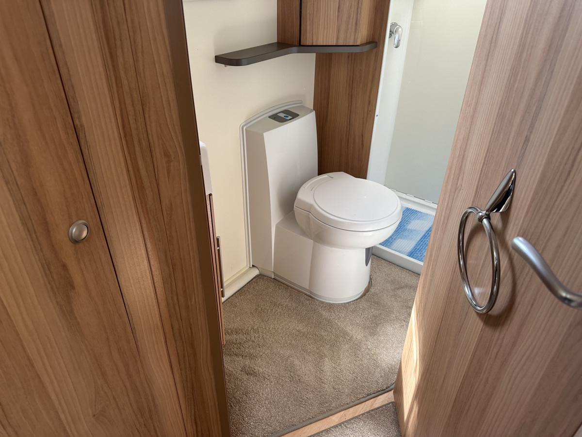 2012 PEUGEOT BOXER 2.2 HDi BAILEY APPROACH 745 MOTORHOME with ONLY 26,000 MILES (REAR FIX FRENCH BED LAYOUT)