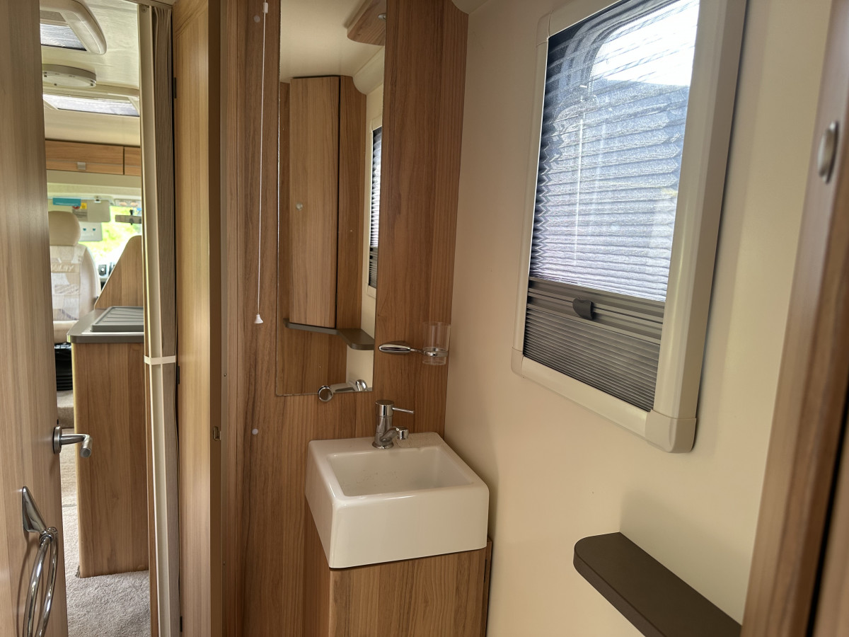 2012 PEUGEOT BOXER 2.2 HDi BAILEY APPROACH 745 MOTORHOME with ONLY 26,000 MILES (REAR FIX FRENCH BED LAYOUT)