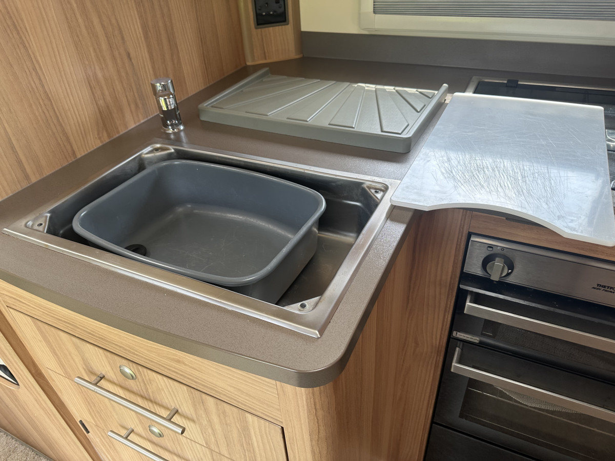 2012 PEUGEOT BOXER 2.2 HDi BAILEY APPROACH 745 MOTORHOME with ONLY 26,000 MILES (REAR FIX FRENCH BED LAYOUT)