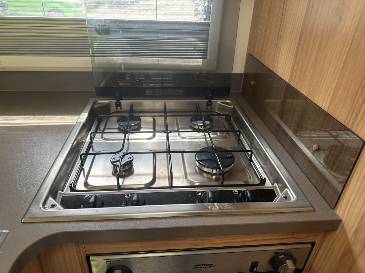 2012 PEUGEOT BOXER 2.2 HDi BAILEY APPROACH 745 MOTORHOME with ONLY 26,000 MILES (REAR FIX FRENCH BED LAYOUT)