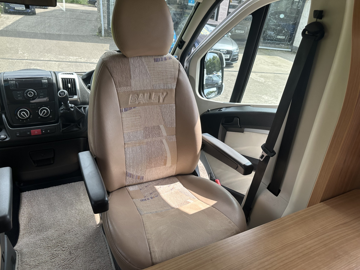 2012 PEUGEOT BOXER 2.2 HDi BAILEY APPROACH 745 MOTORHOME with ONLY 26,000 MILES (REAR FIX FRENCH BED LAYOUT)