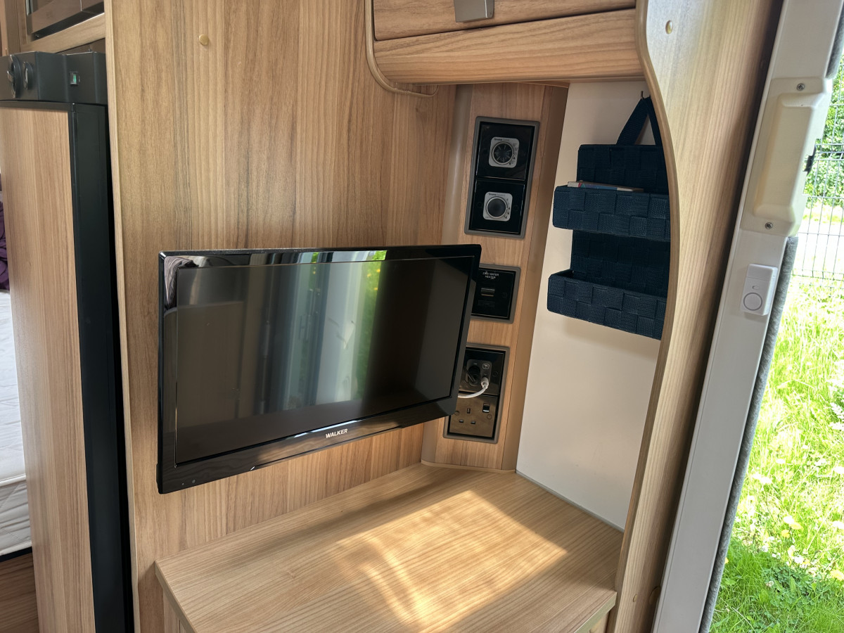 2012 PEUGEOT BOXER 2.2 HDi BAILEY APPROACH 745 MOTORHOME with ONLY 26,000 MILES (REAR FIX FRENCH BED LAYOUT)