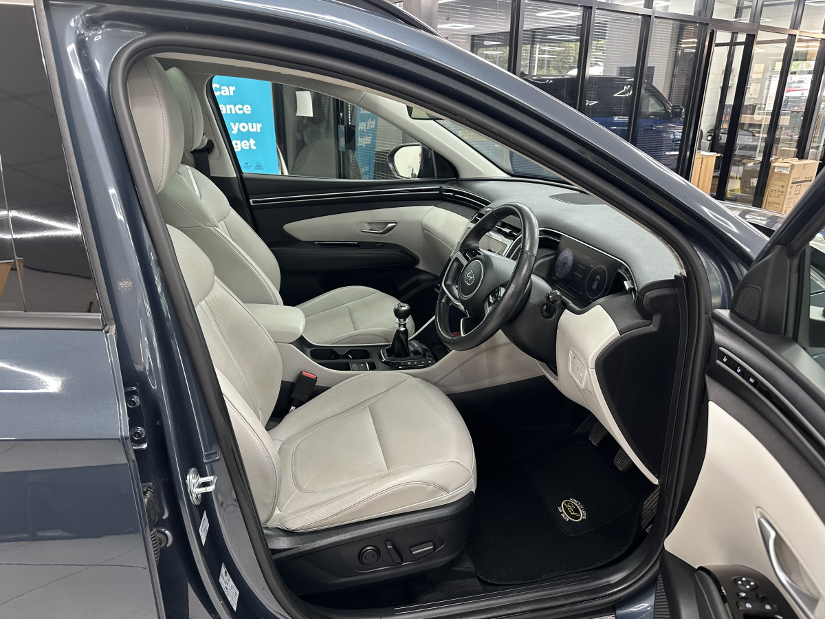 2023 HYUNDAI TUCSON 1.6 TGDi ULTIMATE with ONLY 26,000 MILES, FULLY LOADED LEATHER, PANORAMIC ROOF, SAT NAV