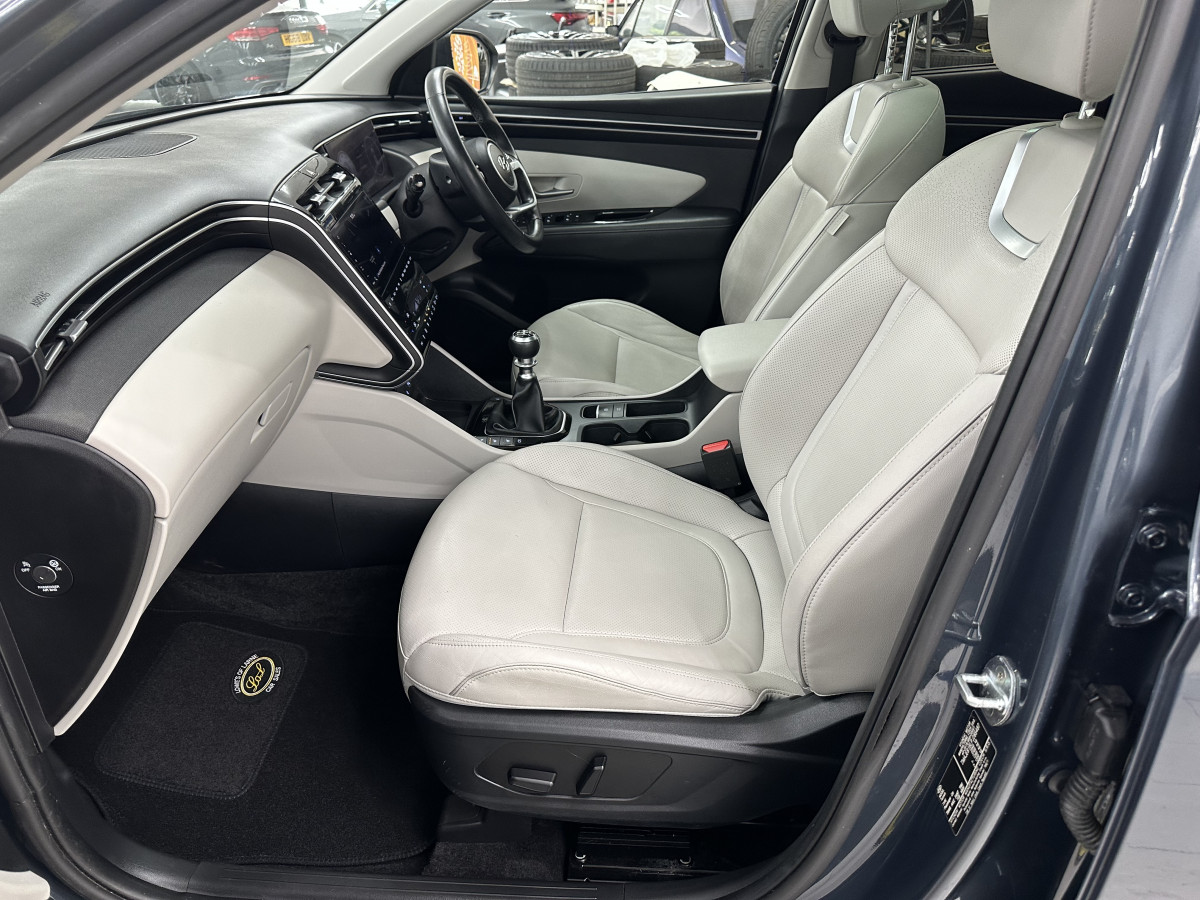 2023 HYUNDAI TUCSON 1.6 TGDi ULTIMATE with ONLY 26,000 MILES, FULLY LOADED LEATHER, PANORAMIC ROOF, SAT NAV