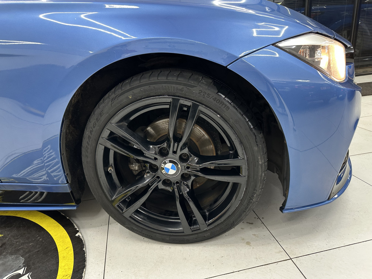 2013 (SEPT) BMW 318D SPORT AUTOMATIC — BLACK LEATHER SPORTS TRIM and FULL BODY KIT