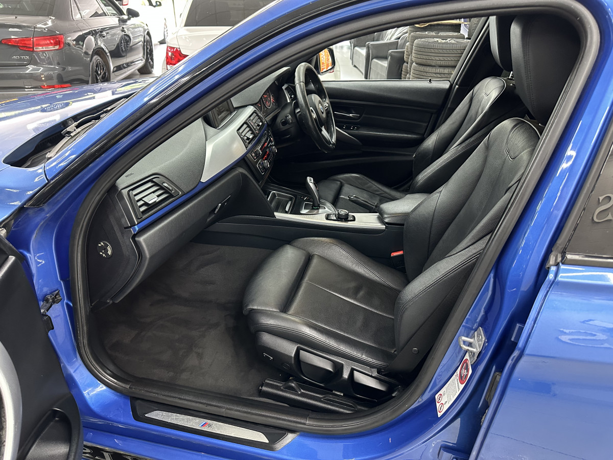 2013 (SEPT) BMW 318D SPORT AUTOMATIC — BLACK LEATHER SPORTS TRIM and FULL BODY KIT
