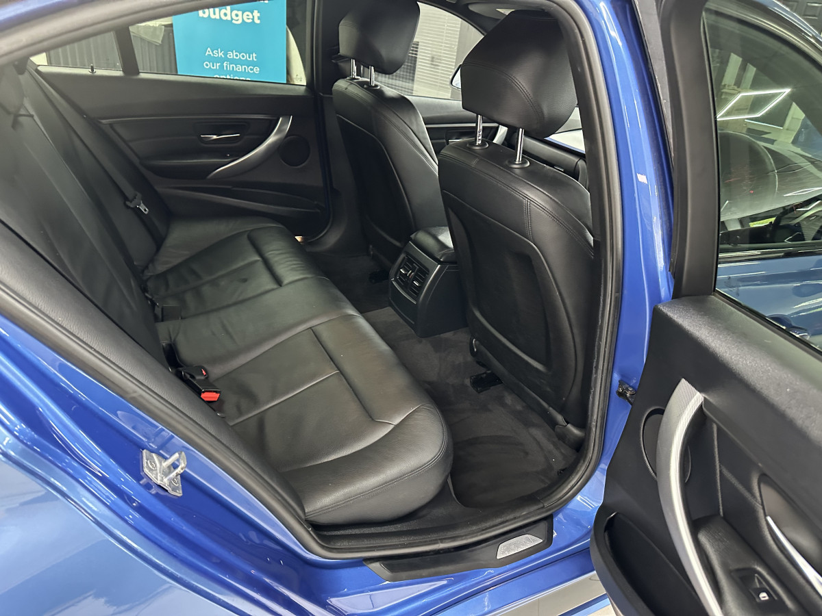 2013 (SEPT) BMW 318D SPORT AUTOMATIC — BLACK LEATHER SPORTS TRIM and FULL BODY KIT