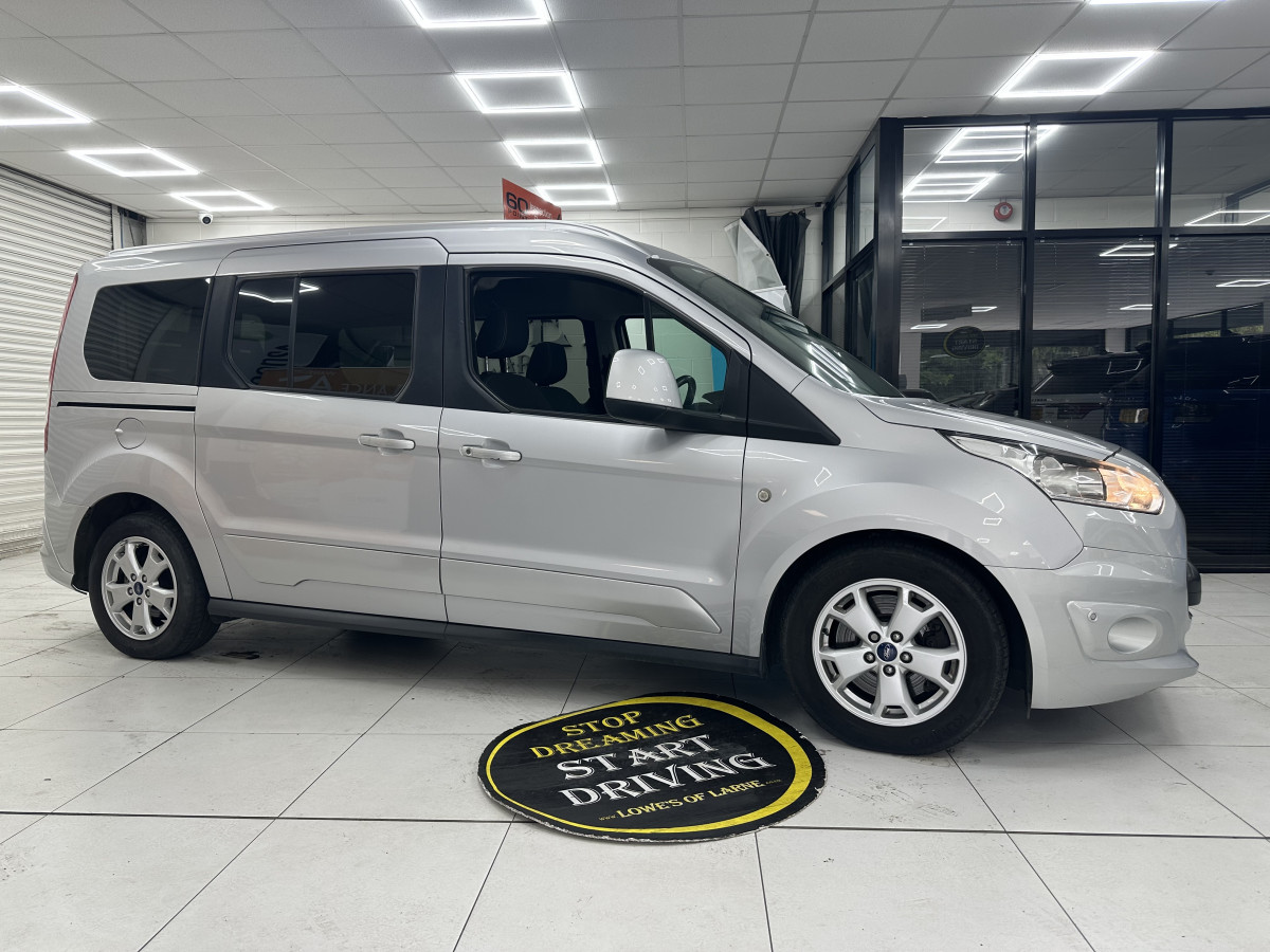 2018 (APRIL) FORD GRAND TOURNEO CONNECT 1.5 TDCi 120 TITANIUM AUTOMATIC– 4 SEATER PLUS WHEELCHAIR ACCESSABLE VEHICLE — ONLY 27K— NO VAT