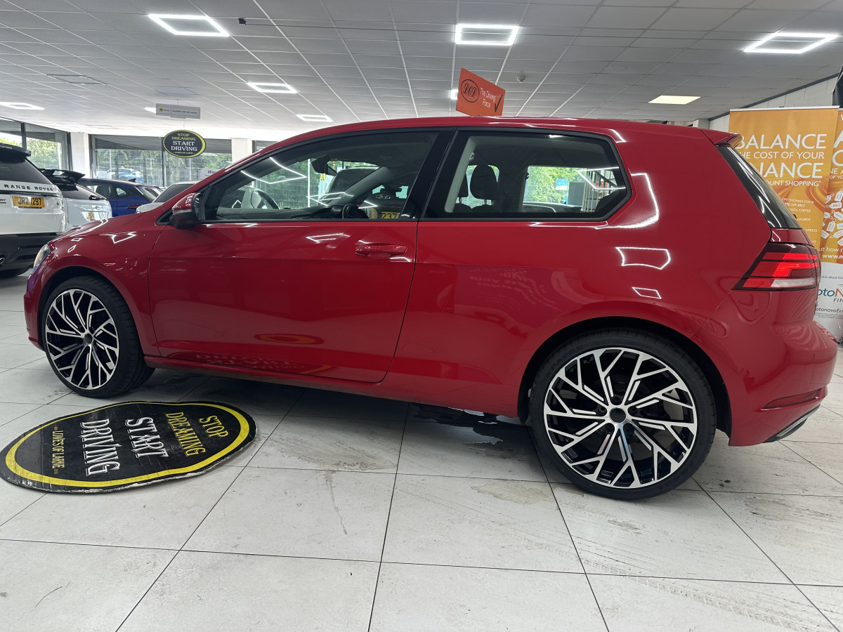 2017 (AUG) VW GOLF 1.4 TSi BMT SE NAV 3 DOOR — STUNNING GOLF — GREAT FIRST CAR