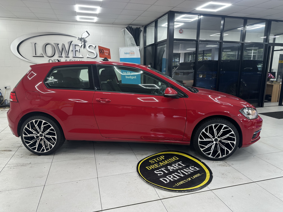 2017 (AUG) VW GOLF 1.4 TSi BMT SE NAV 3 DOOR — STUNNING GOLF — GREAT FIRST CAR