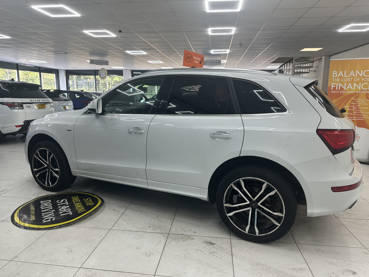 2015 (MARCH) AUDI Q5 2.0 TDi S LINE QUATTRO with BLACK LEATHER & 20″ ALLOYS