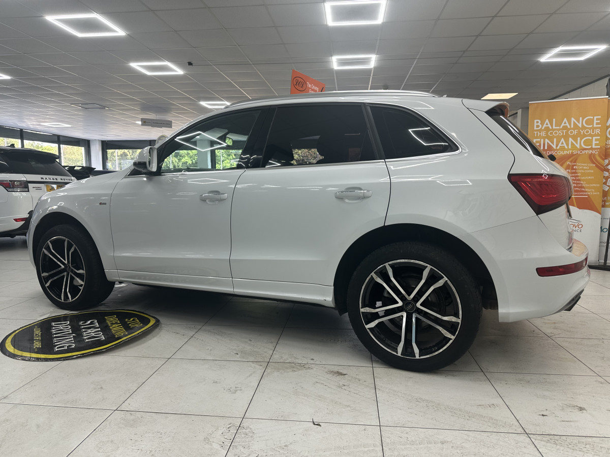 2015 (MARCH) AUDI Q5 2.0 TDi S LINE QUATTRO with BLACK LEATHER & 20″ ALLOYS