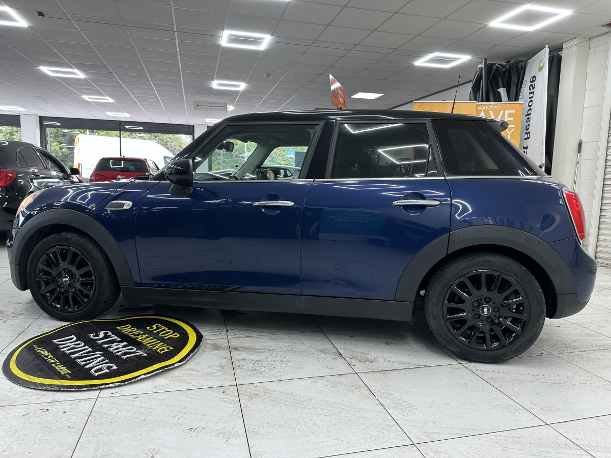 2016 MINI COOPER 1.5 DIESEL AUTOMATIC 5 DOOR — with ONLY 64,000 MILES — £20 ROAD TAX