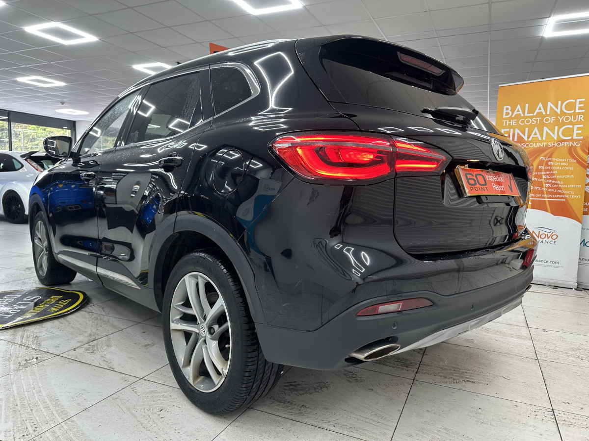 2023 MG HS 1.5 TGDi EXCLUSIVE AUTOMATIC — HOT BLACK LEATHER & SAT NAV