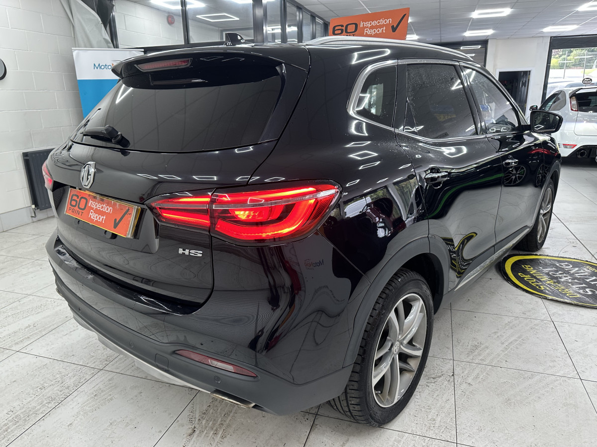 2023 MG HS 1.5 TGDi EXCLUSIVE AUTOMATIC — HOT BLACK LEATHER & SAT NAV